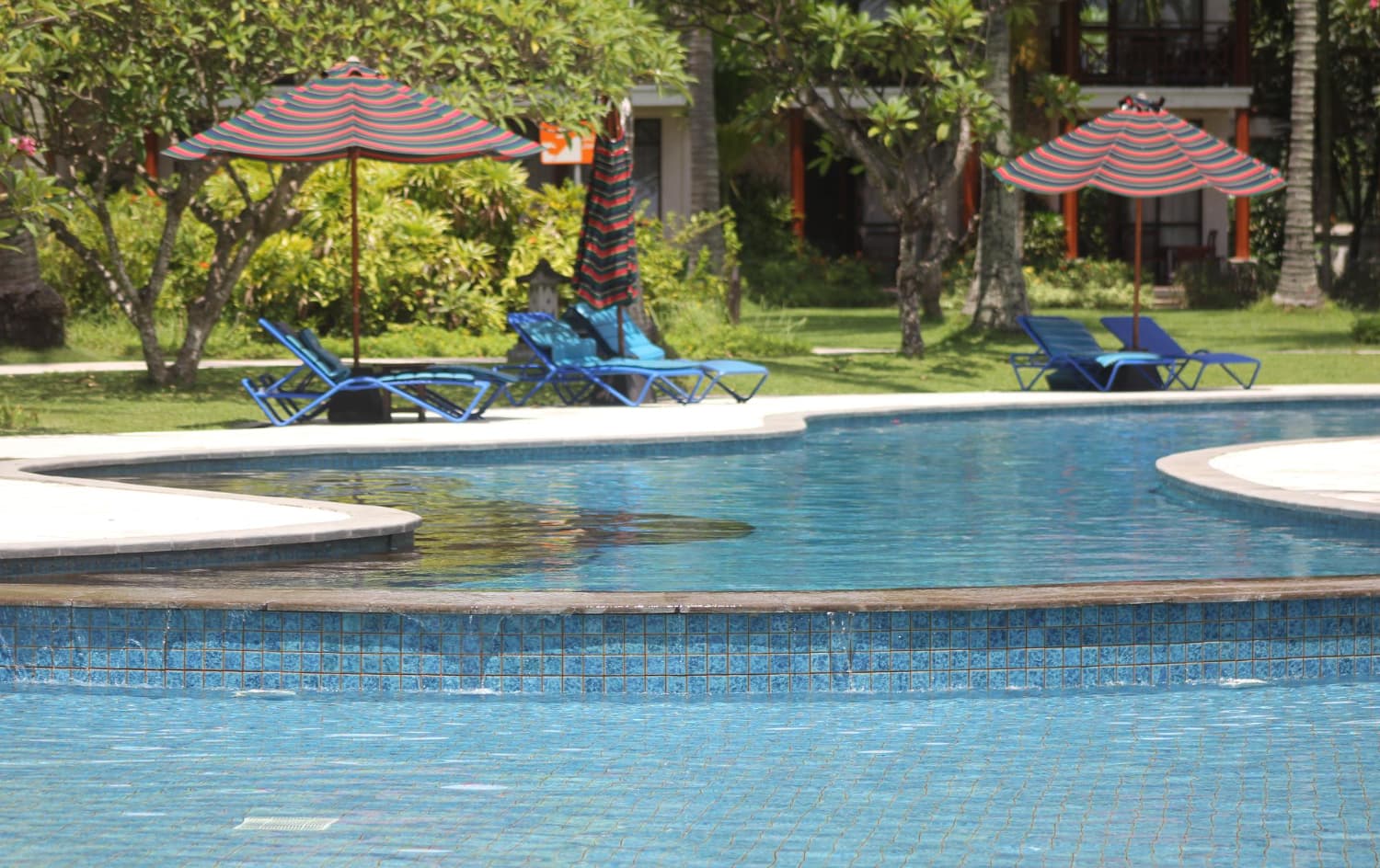 Image of pool builders Inground