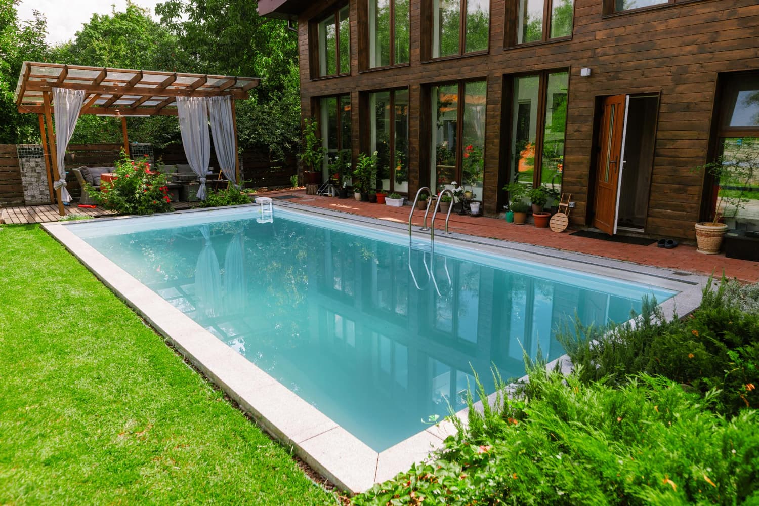 Image of pool companies Trust